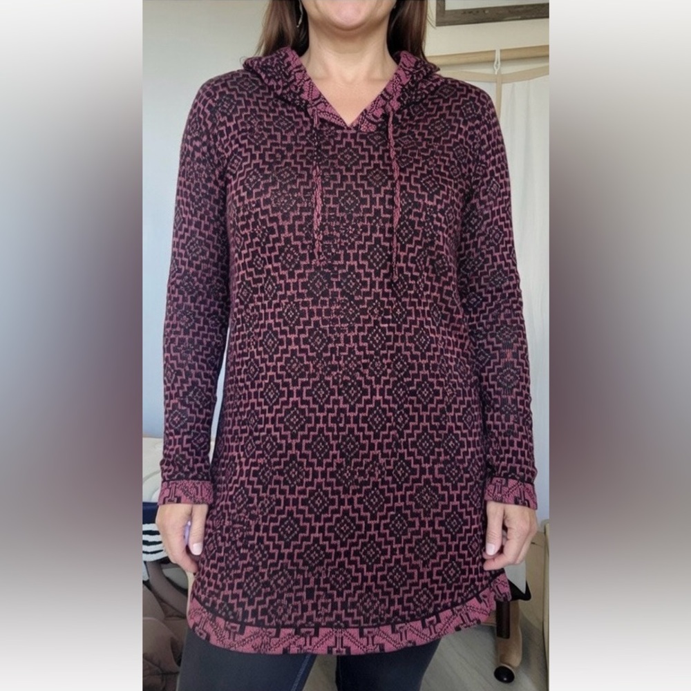Artesanía Alpaca Geometric Red and Black Long Sleeve Dress - Made in Peru